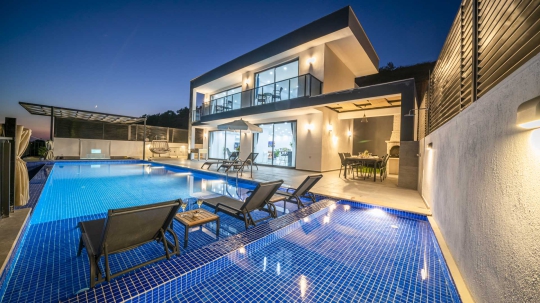 Kaş ve Kalkanda Modern ve Lüks Villalar | Kiralık Tatil Evleri | Villa Kirala