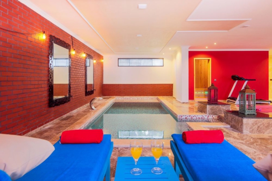 Kaş Kalkanda Kapalı Havuzlu ve Jakuzili Villalar | Villa Kirala | Kiralık Tatil Evleri